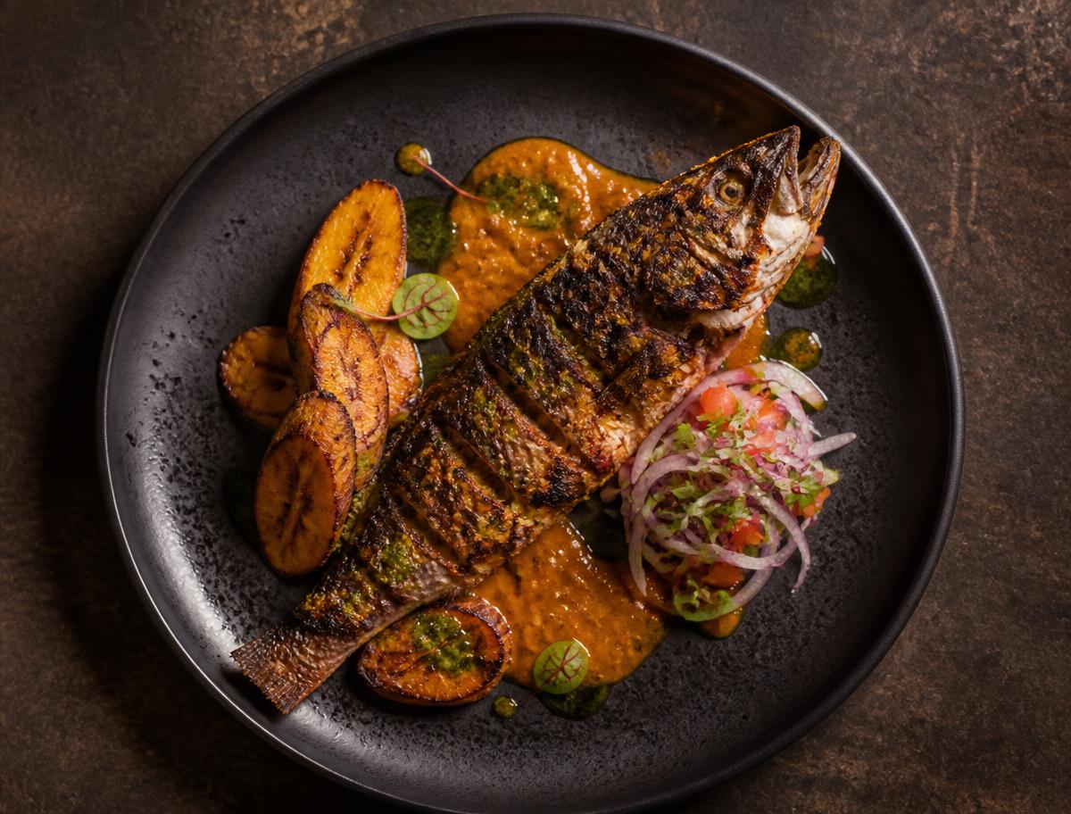 Poisson braisé entier, spécialité de la maison